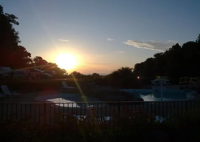 Camping Le Balcon De La Baie